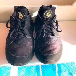 Black Nike Huarache men sneakers size 12